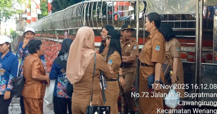 12 PGRI DI PROTES