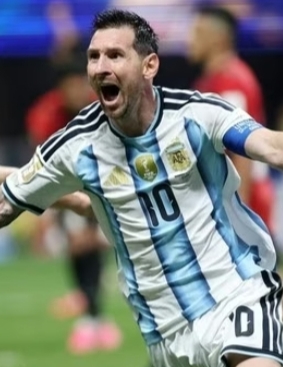 Messi Bangkitkan Argentina! Albiceleste Comeback Dramatis Singkirkan Mesir 3-2 ke Perempat Final