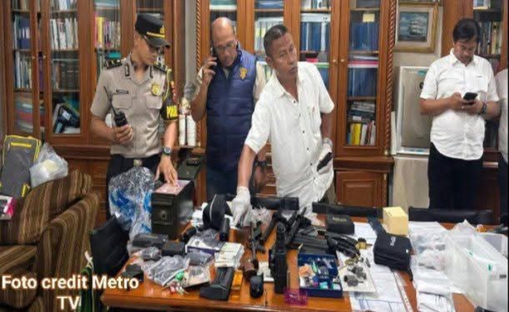 “Sekolah atau Gudang Senjata? 995 Pucuk Senjata, Sabu-Ganja dan VCD Porno Bikin Pondok Pinang Geger”