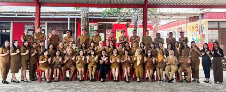 Kemarau Panjang Melanda Manado, SMPN 10 Tetap Hijau: Debby Tampi Ajak Warga Sekolah Waspadai Kebakaran