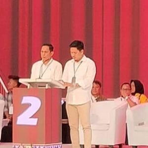 SAMSU DEBAT-1
